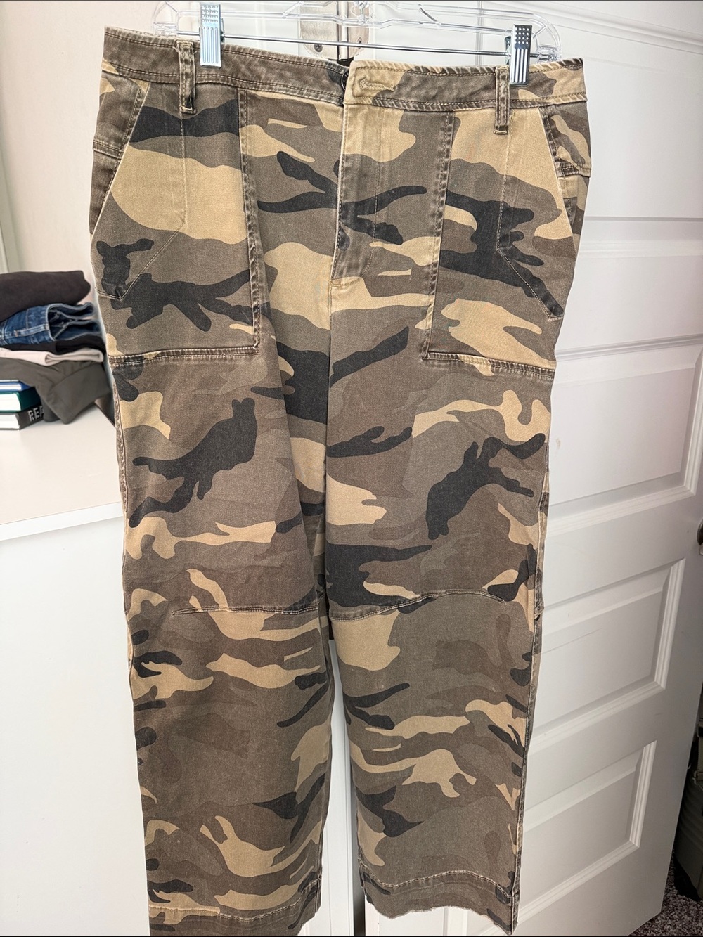 Kut from the Kloth Women's Ashton Camouflage Ankle Pants - Green, Brown, Tan - Picture 6 of 8